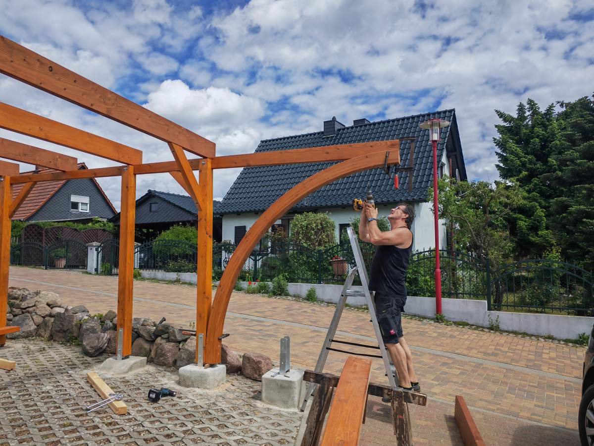 Carport mit Holzkonstruktion in Eberswalde