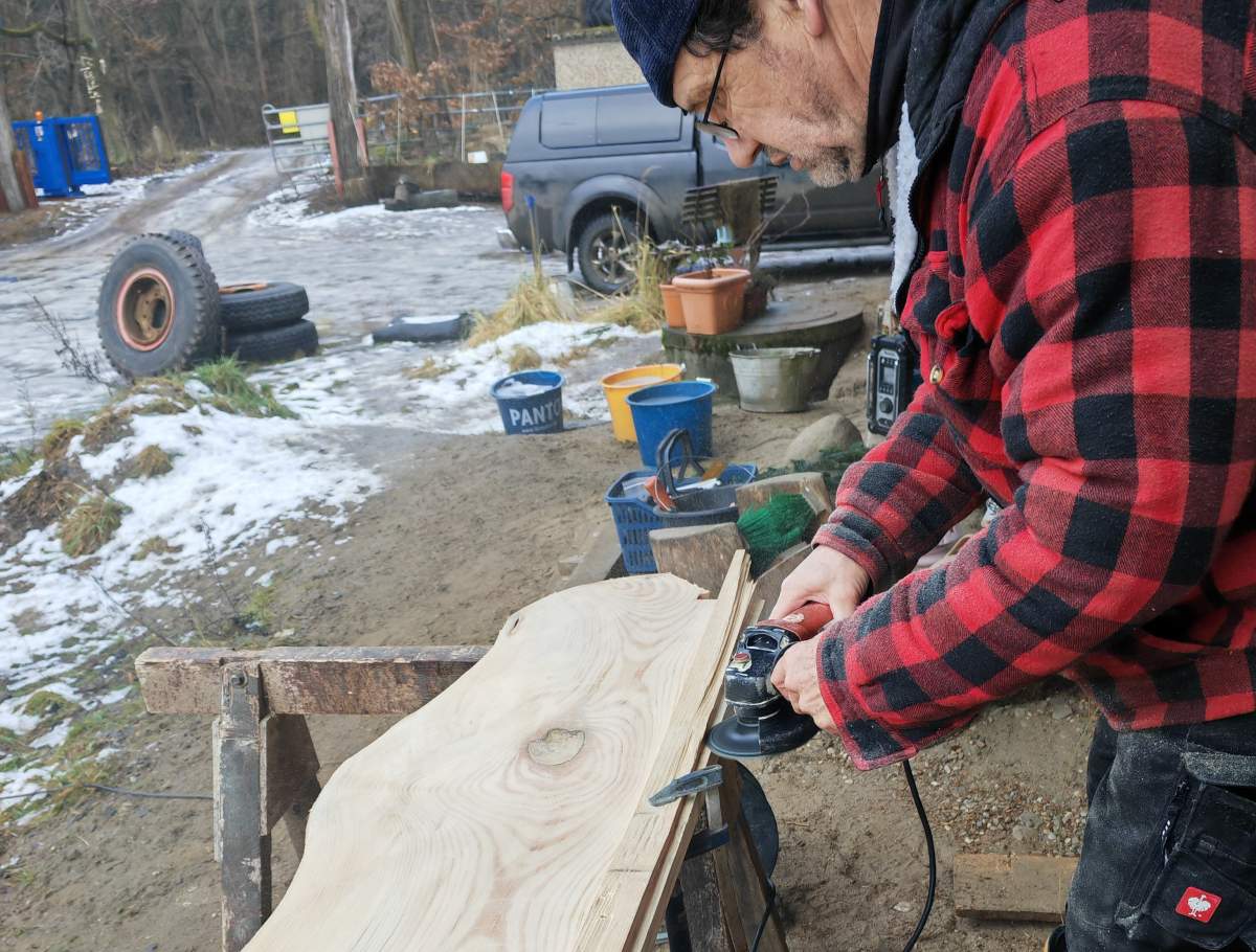 Fensterreparatur und Holzfensterbrett in Chorin